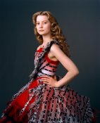 new-alice-in-wonderland-mia-wasikowska-photoshoot-alice-in-wonderland-2010-10340861-1183-1450.jpg